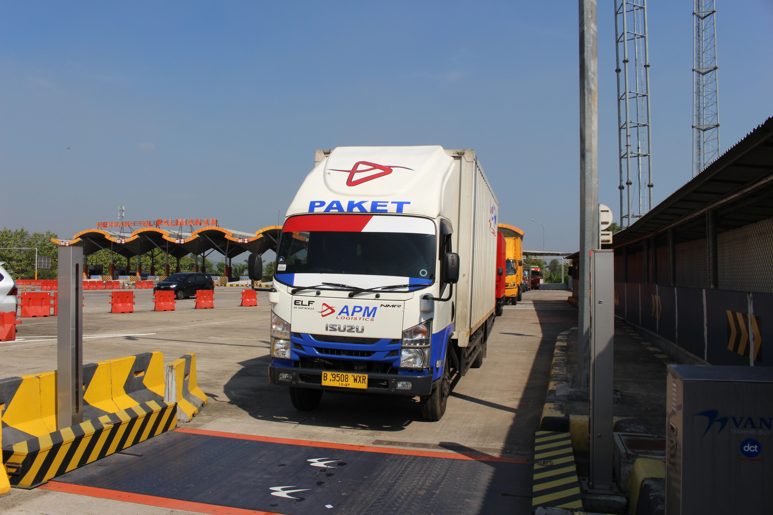 Keksa odam ko‘krak uchlarini so‘radi